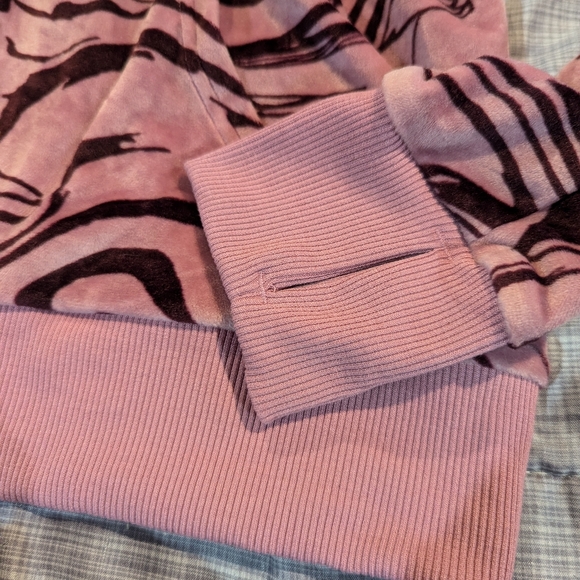 Lularoe M Cozy Velour Bethany Zip-up - Picture 3 of 4